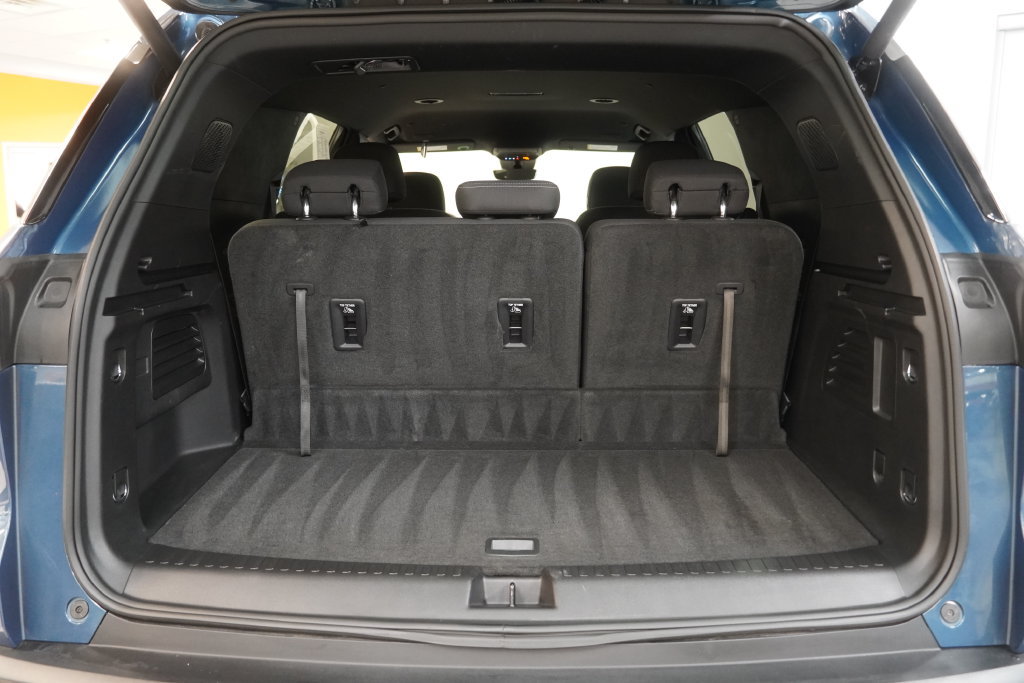 Used 2026 Chevrolet Traverse LT w/ Driver Confidence Package FWD image 11