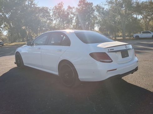 Used 2017 Mercedes-Benz E 300 4MATIC image 6