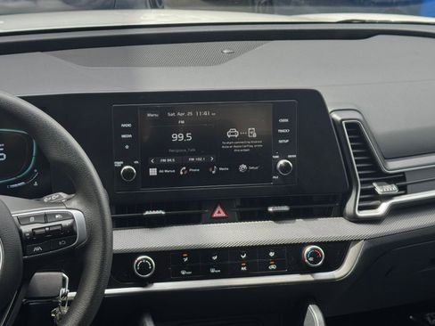 Used 2025 Kia Sportage LX FWD image 17