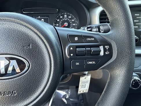 Used 2017 Kia Sorento L FWD image 31