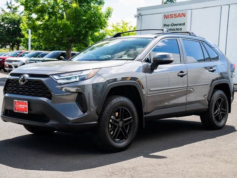 Used 2022 Toyota RAV4 XLE w/ XLE Grade Weather Package AWD/4WD image 3