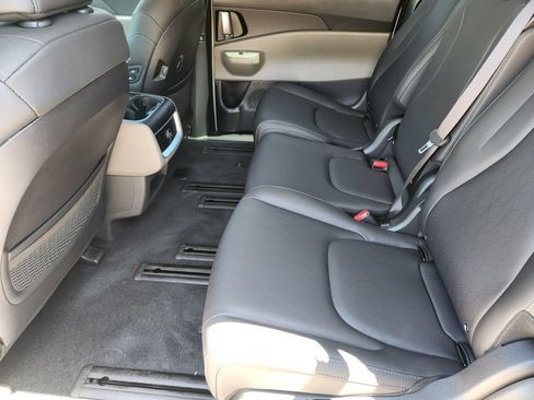 New 2026 Kia Carnival EX FWD image 23