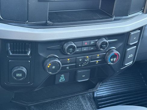 New 2026 Ford F250 XL w/ XL Chrome Package RWD image 18