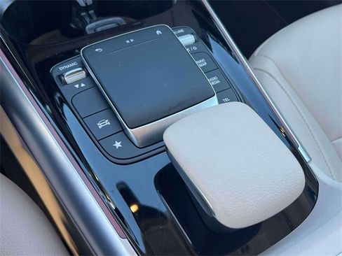 Used 2022 Mercedes-Benz GLA 250 4MATIC image 28