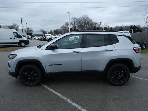New 2026 Jeep Compass Latitude AWD/4WD image 11