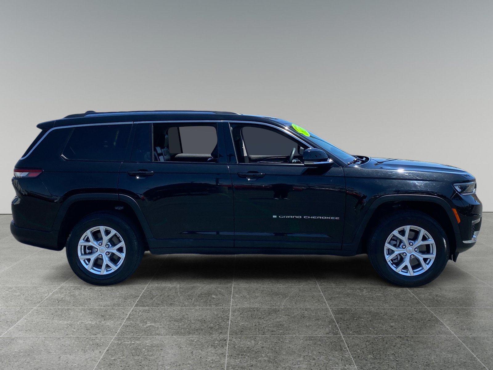 Used 2023 Jeep Grand Cherokee L Limited AWD/4WD image 6