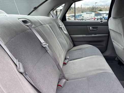 Used 2001 Ford Taurus SE image 17