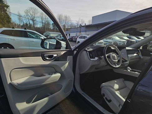 New 2026 Volvo XC60 B5 Ultra w/ Protection Package Premier image 22