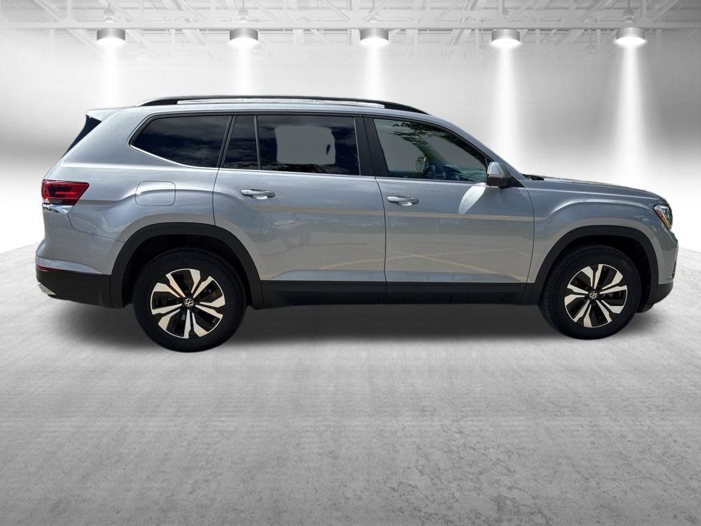 Used 2024 Volkswagen Atlas SE AWD/4WD image 7