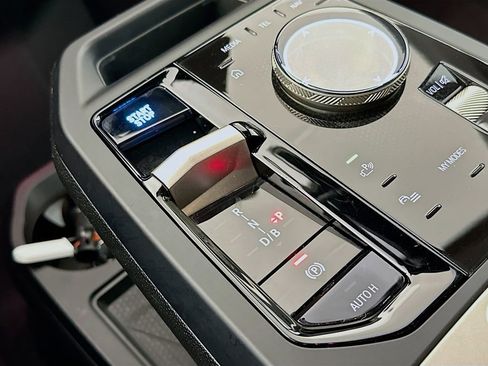 Used 2023 BMW iX xDrive50 w/ Sport Package image 22