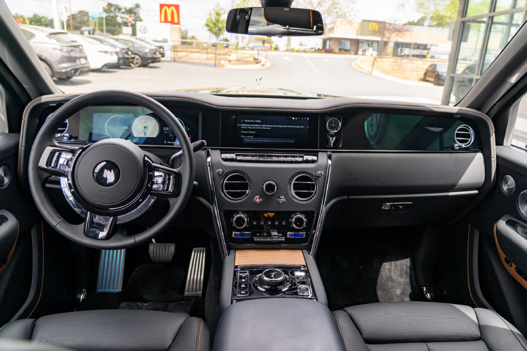 Used 2025 Rolls-Royce Cullinan AWD/4WD image 26
