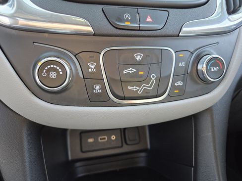 Certified 2022 Chevrolet Equinox LS w/ LS Convenience Package FWD image 27