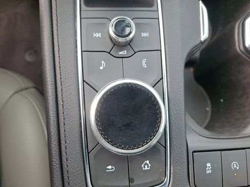 Used 2021 Cadillac XT4 Luxury w/ Cold Weather Package image 25