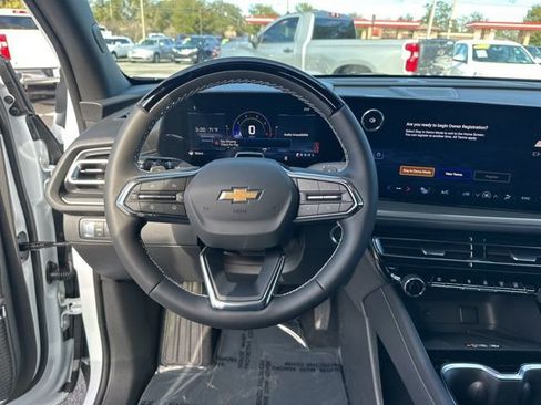New 2026 Chevrolet Traverse LT w/ Enhanced Driving Package image 2