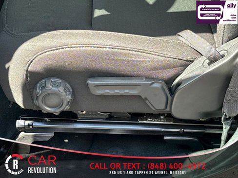 Used 2023 Jeep Gladiator Overland AWD/4WD image 14