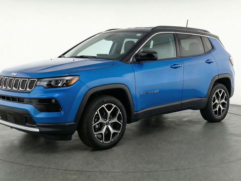 Used 2025 Jeep Compass Limited image 3