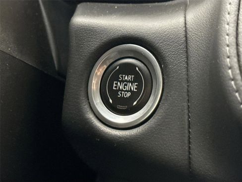 Used 2021 Chevrolet Suburban LT image 21