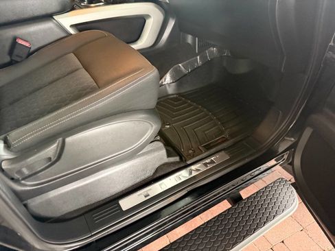 Used 2019 Nissan Titan SV w/ SV Convenience Package image 39