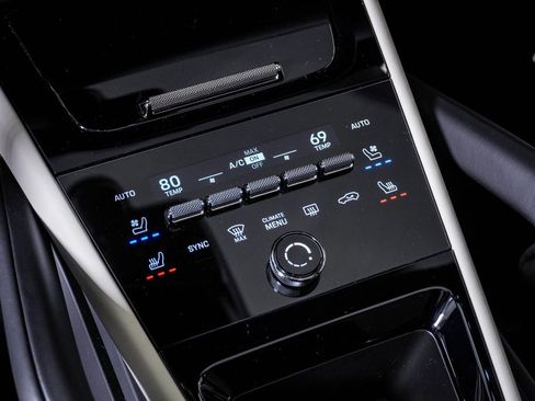 New 2026 Porsche Cayenne S image 24