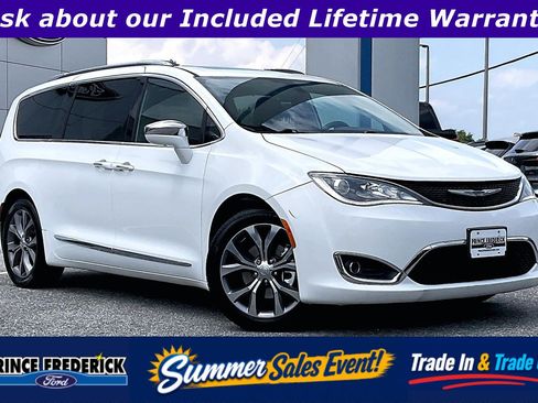 Used 2018 Chrysler Pacifica Limited w/ Tire & Wheel Group FWD image 1