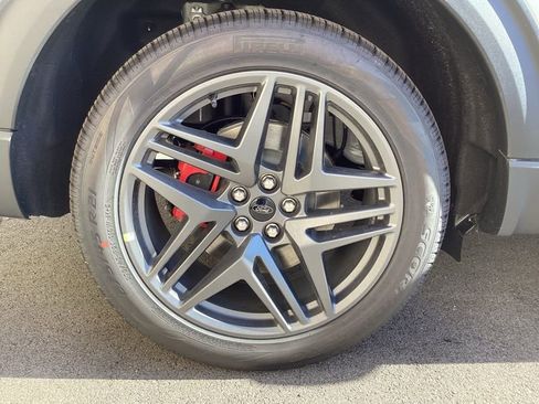 New 2026 Ford Explorer ST-Line w/ ST-Line Street Pack image 9