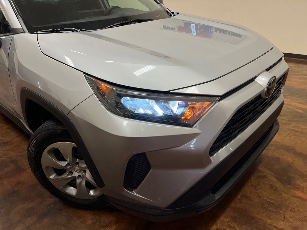 Used 2019 Toyota RAV4 LE FWD image 38