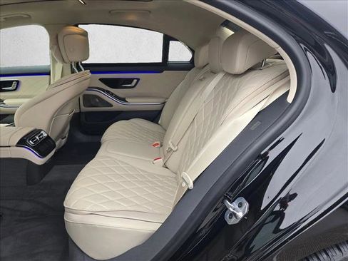 Used 2024 Mercedes-Benz S 580e 4MATIC Sedan image 17