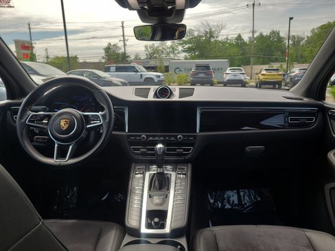 Used 2021 Porsche Macan AWD/4WD image 18