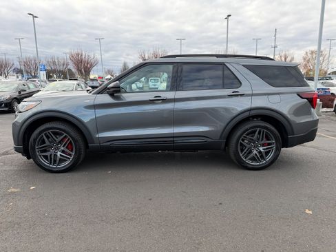 New 2026 Ford Explorer ST-Line w/ ST-Line Street Pack AWD/4WD image 6