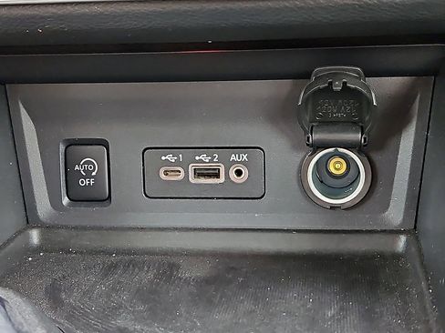 Used 2025 Nissan Sentra SV image 24