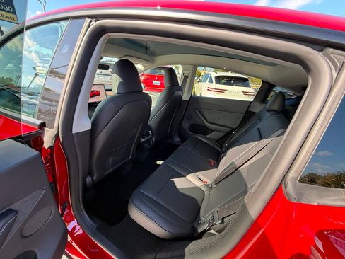 Used 2025 Tesla Model Y Long Range image 22