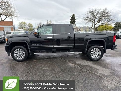 Used 2016 GMC Sierra 2500 Denali w/ Duramax Plus Package image 8