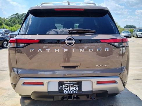 Used 2025 Nissan Pathfinder Platinum w/ Cargo Package image 5