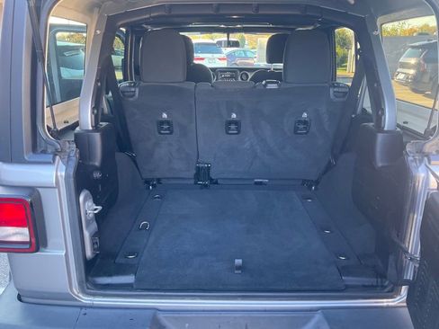 Used 2020 Jeep Wrangler Unlimited Sport S image 31