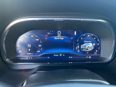 Used 2024 Chevrolet Tahoe LT w/ Luxury Package image 14