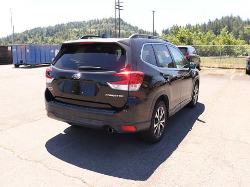 Used 2019 Subaru Forester Limited AWD/4WD image 5