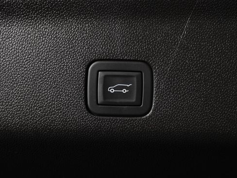 Used 2026 GMC Yukon XL Denali Ultimate w/ LPO, Floor Liner Package AWD/4WD image 13