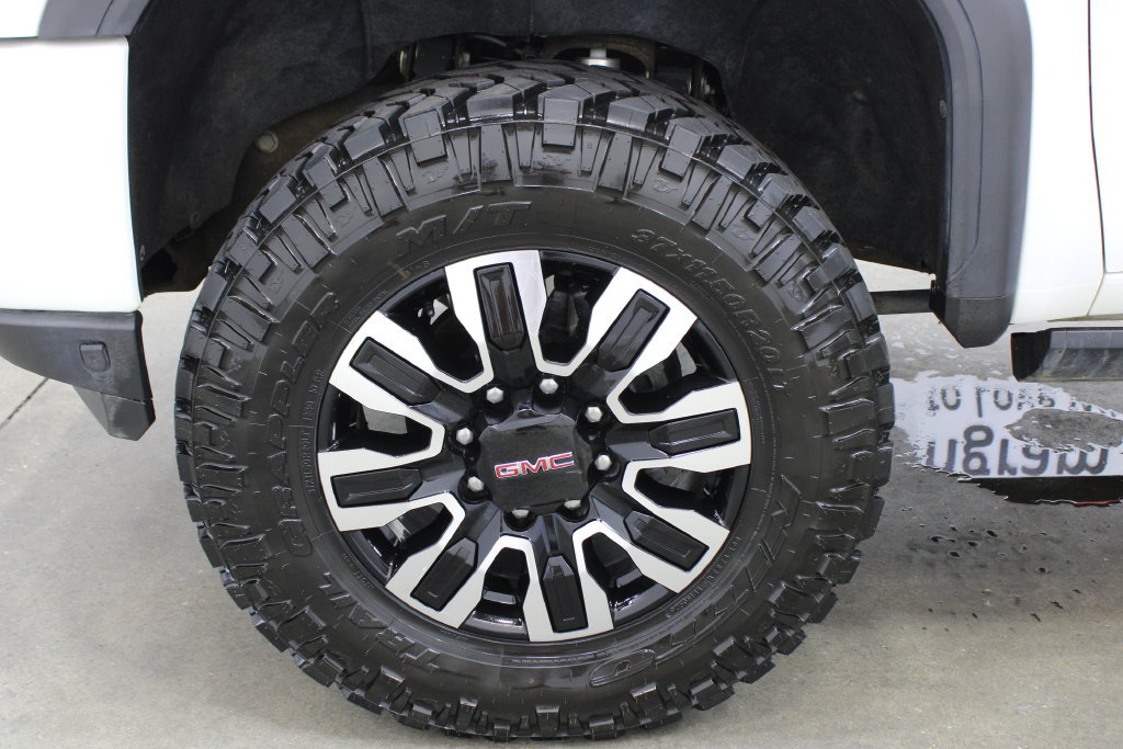 Used 2022 GMC Sierra 2500 AT4 w/ AT4 Premium Plus Package AWD/4WD image 32
