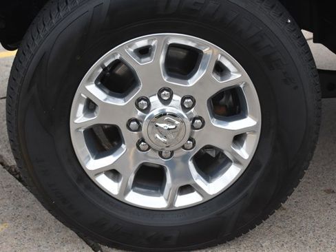 Used 2023 RAM 3500 Laramie AWD/4WD image 9