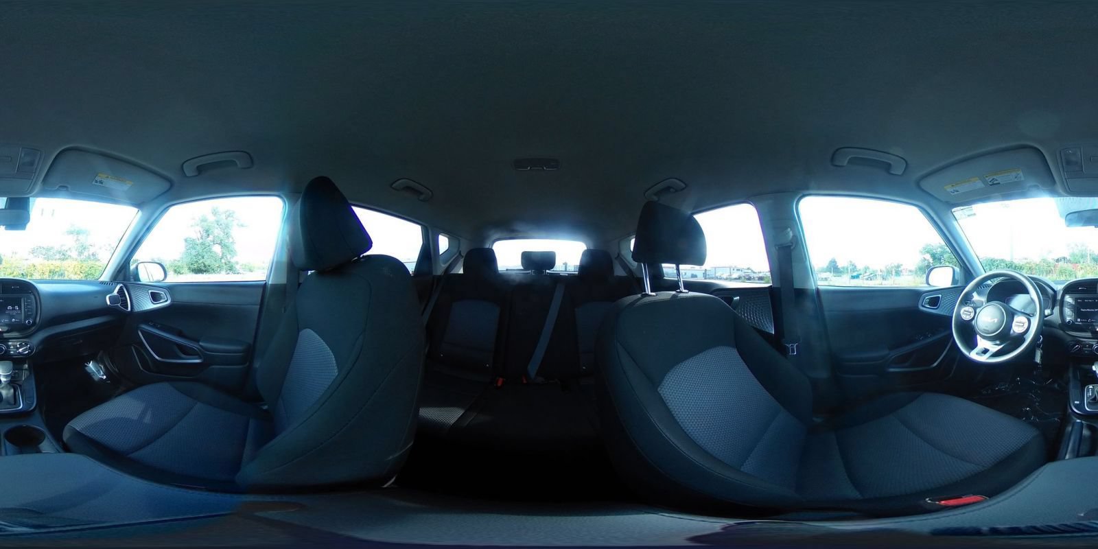 Used 2025 Kia Soul LX w/ LX Technology Package FWD image 37
