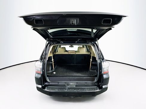 Used 2018 Toyota 4Runner SR5 Premium image 29