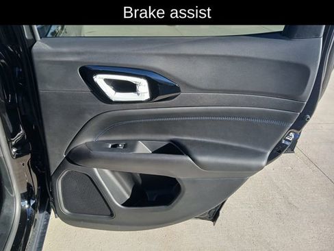 New 2026 Jeep Compass Limited image 18