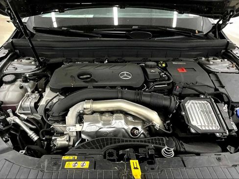 Used 2025 Mercedes-Benz GLB 250 GLB 250 image 16