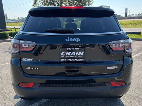 Used 2024 Jeep Compass Latitude AWD/4WD image 6
