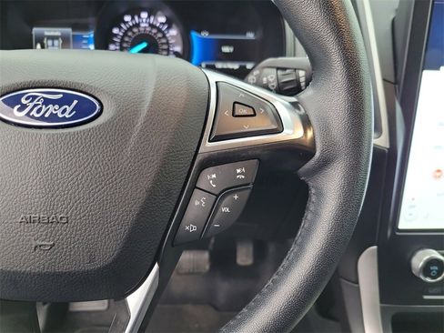 Used 2024 Ford Edge SEL image 18