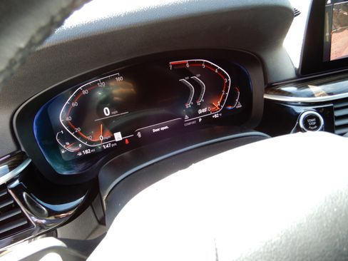 Used 2020 BMW 530i xDrive w/ Convenience Package image 17