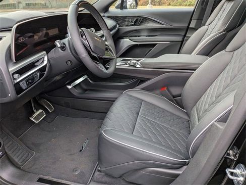 New 2026 Cadillac Lyriq V image 13