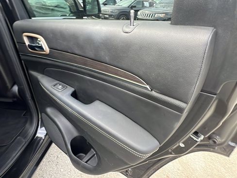 Used 2014 Jeep Grand Cherokee Overland w/ Trailer Tow Group IV image 22