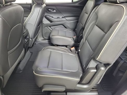 Used 2022 Chevrolet Traverse Premier w/ Redline Edition AWD/4WD image 12