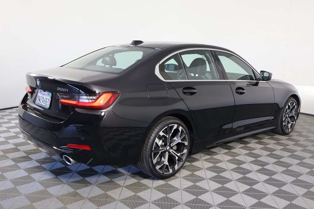Used 2026 BMW 330i Sedan w/ Convenience Package RWD image 4